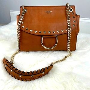 New GUESS Fynn Crossbody Flap Purse Bag. This bag is very pretty.It's everything